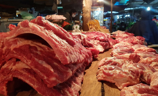 Giá thịt lợn điều chỉnh thất thường, cả thị trường hoang mang